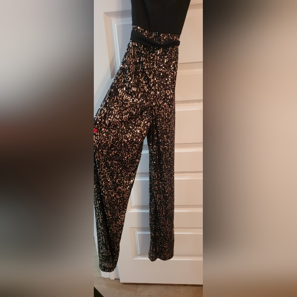 Frank Lyman - Sequin Jumpsuit - Size 6 - Picture 3 of 5